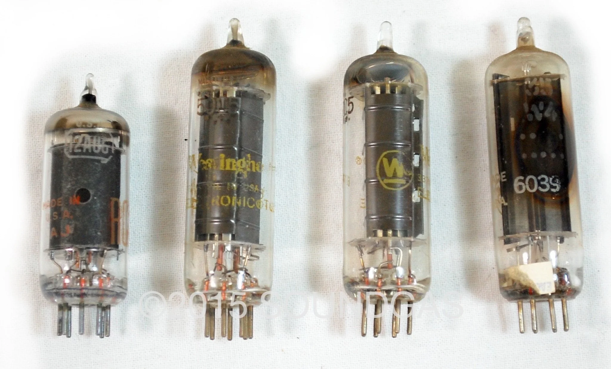 1960 DANELECTRO CORPORAL Model 132 - Image 10