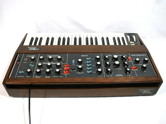 MOOG MUSIC MINIMOOG MODEL D (1973) - Image 4