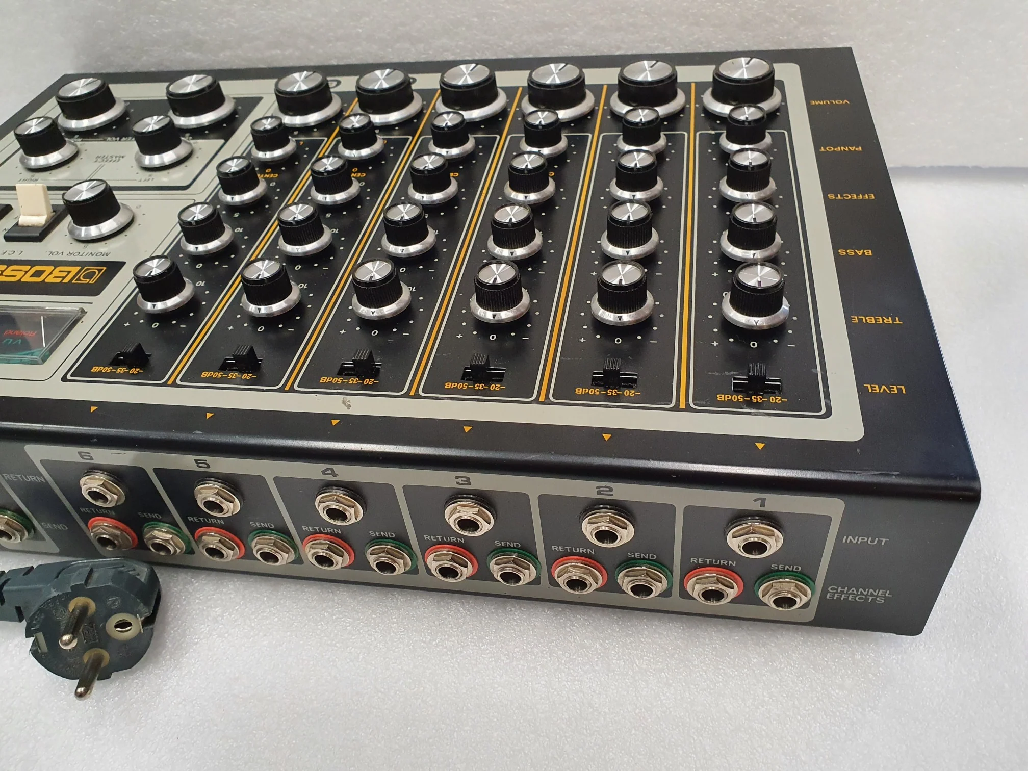 Boss KM-60 Mixer - Image 5