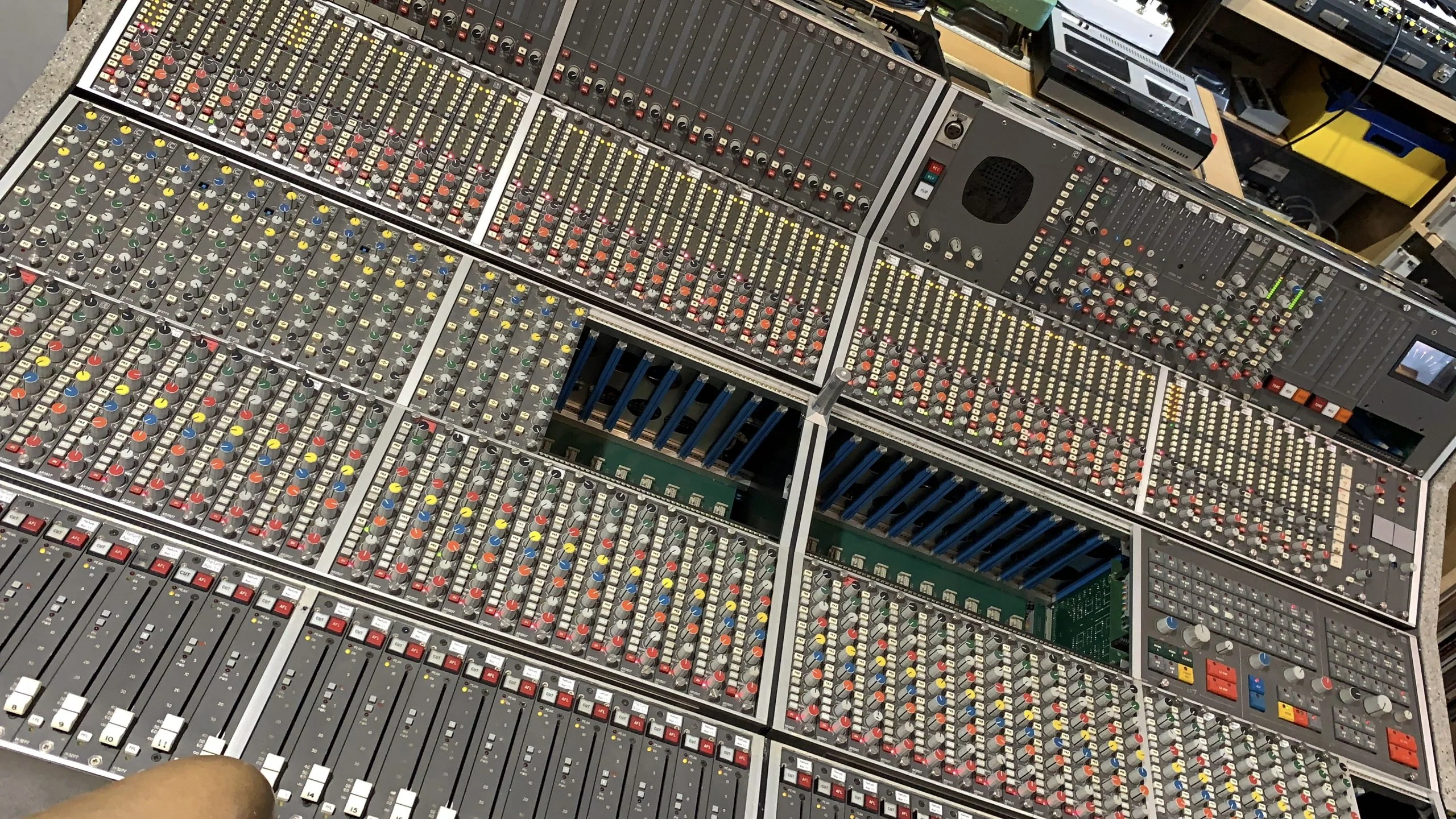 Calrec Q Series 36 Stereo Channel Console & Patchbay - Image 20