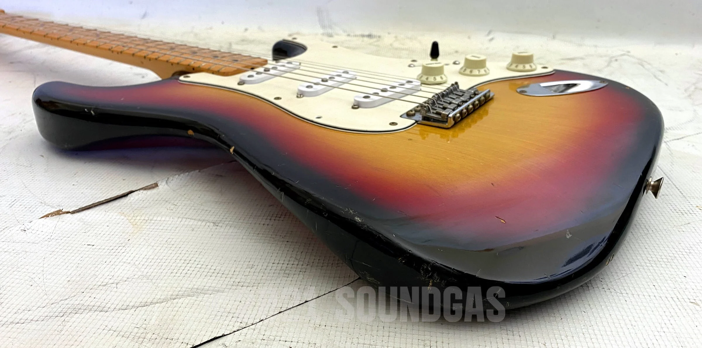 Greco Sparkle Sounds - 1977 Japanese Fender Strat - Image 9