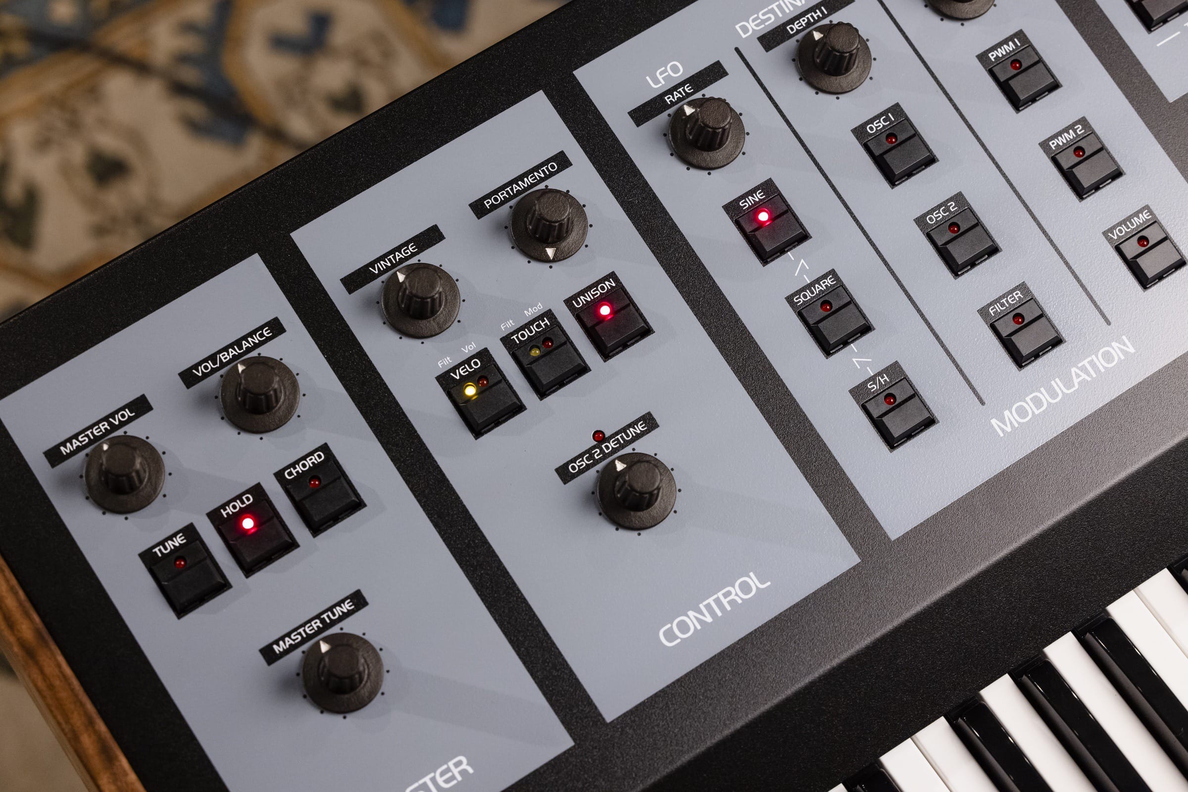 Oberheim OB-X8 - Image 9