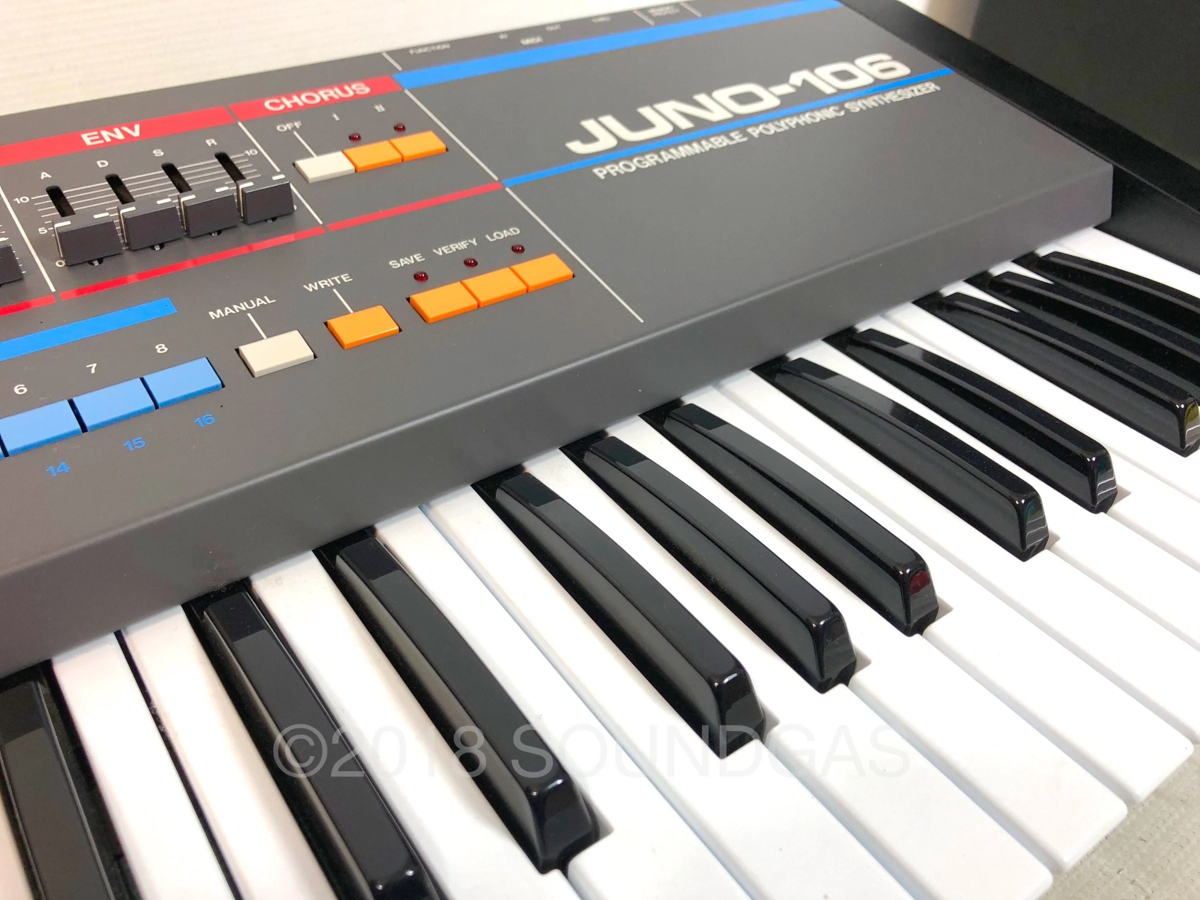 Roland Juno-106 - Image 3