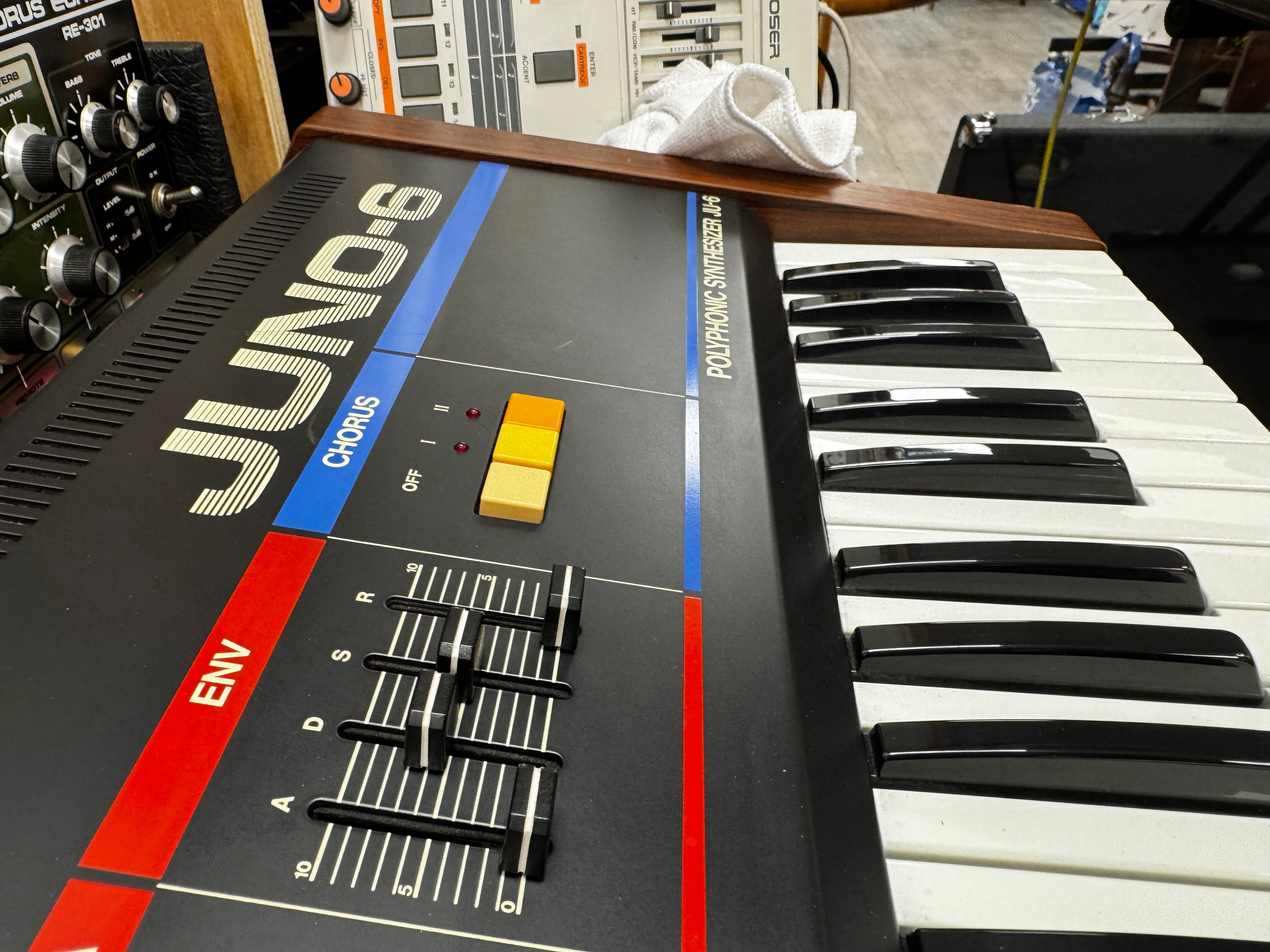 Roland Juno-6 near mint - SN 140191 - Image 10