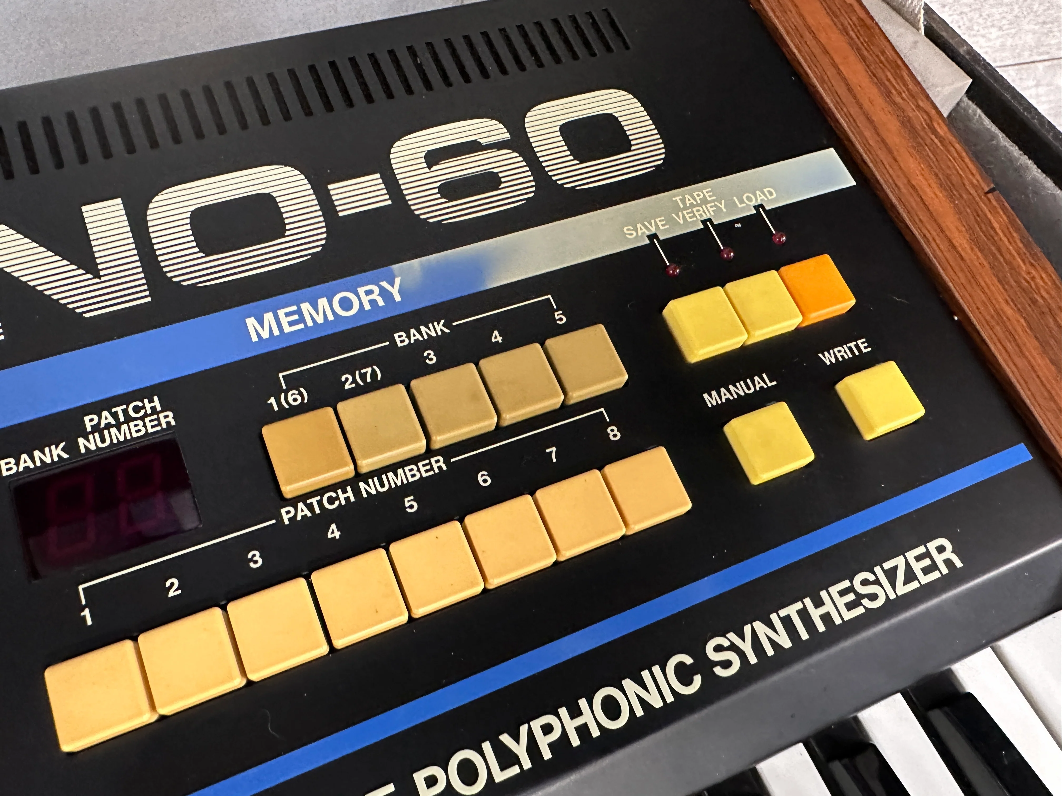 Roland Juno-60 for sale - Image 8