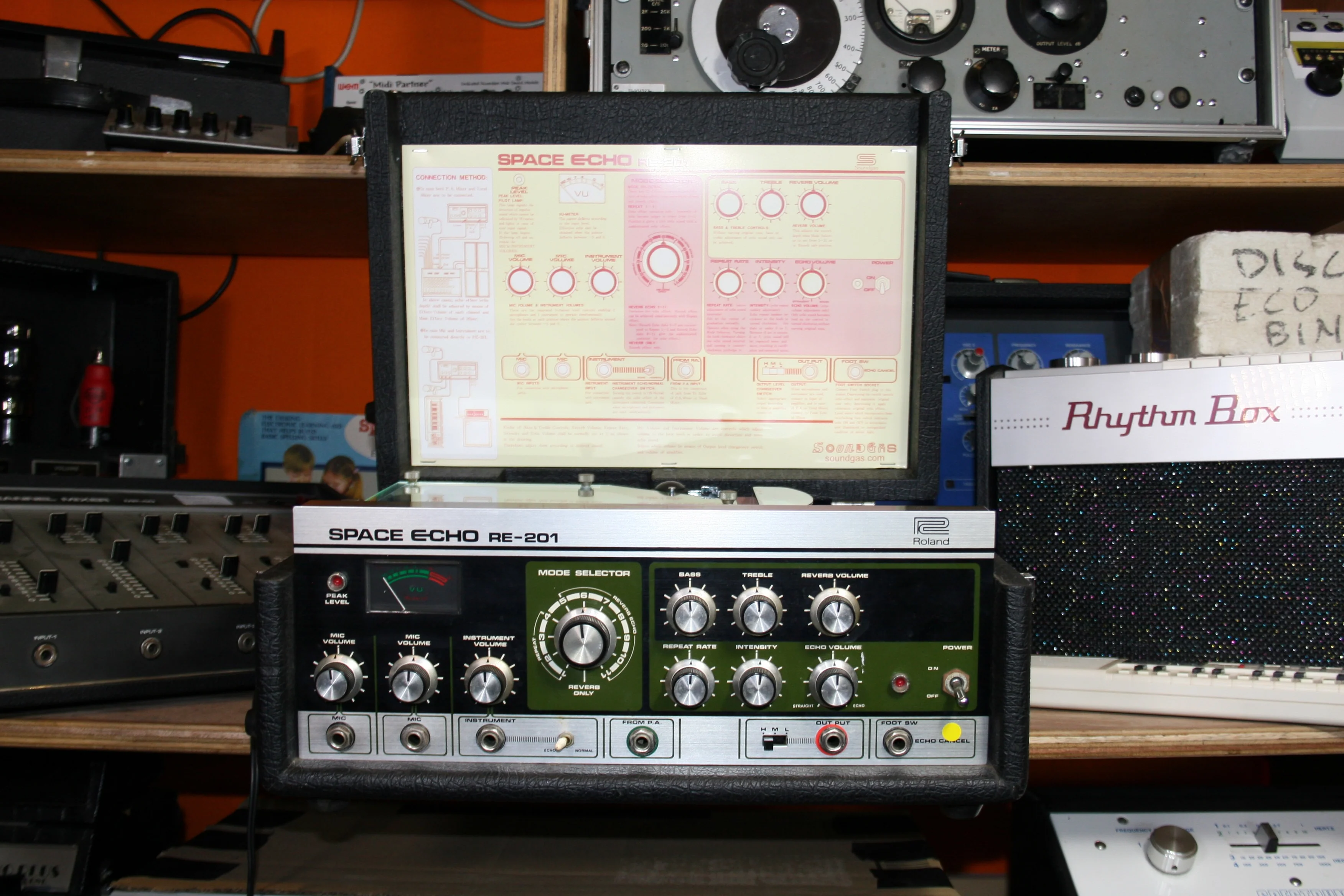 Roland RE-201 Space Echo Early Preamp Mod (Zero Head Gain) - Image 14