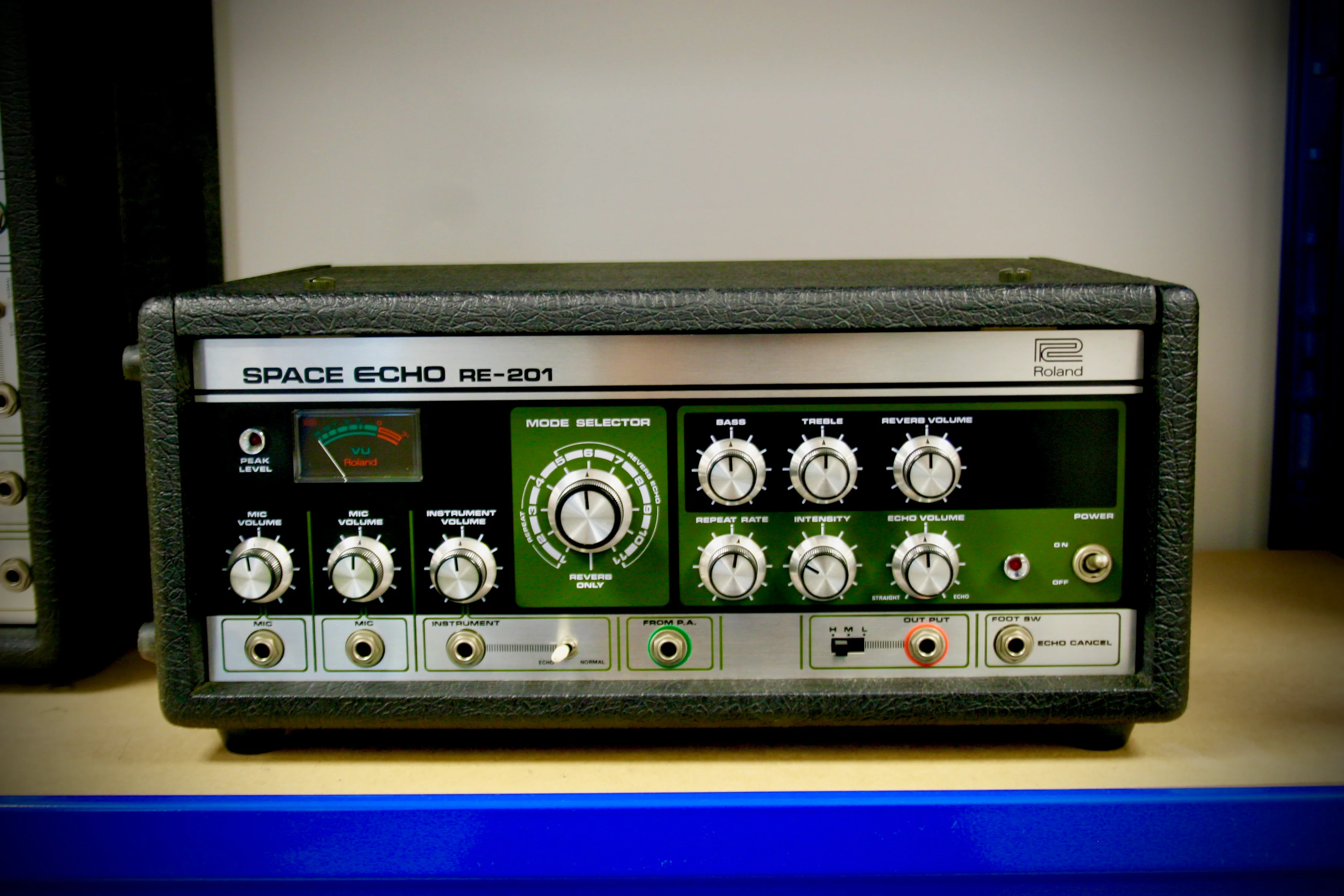 Roland RE-201 Space Echo Near Mint Zero Head Gain