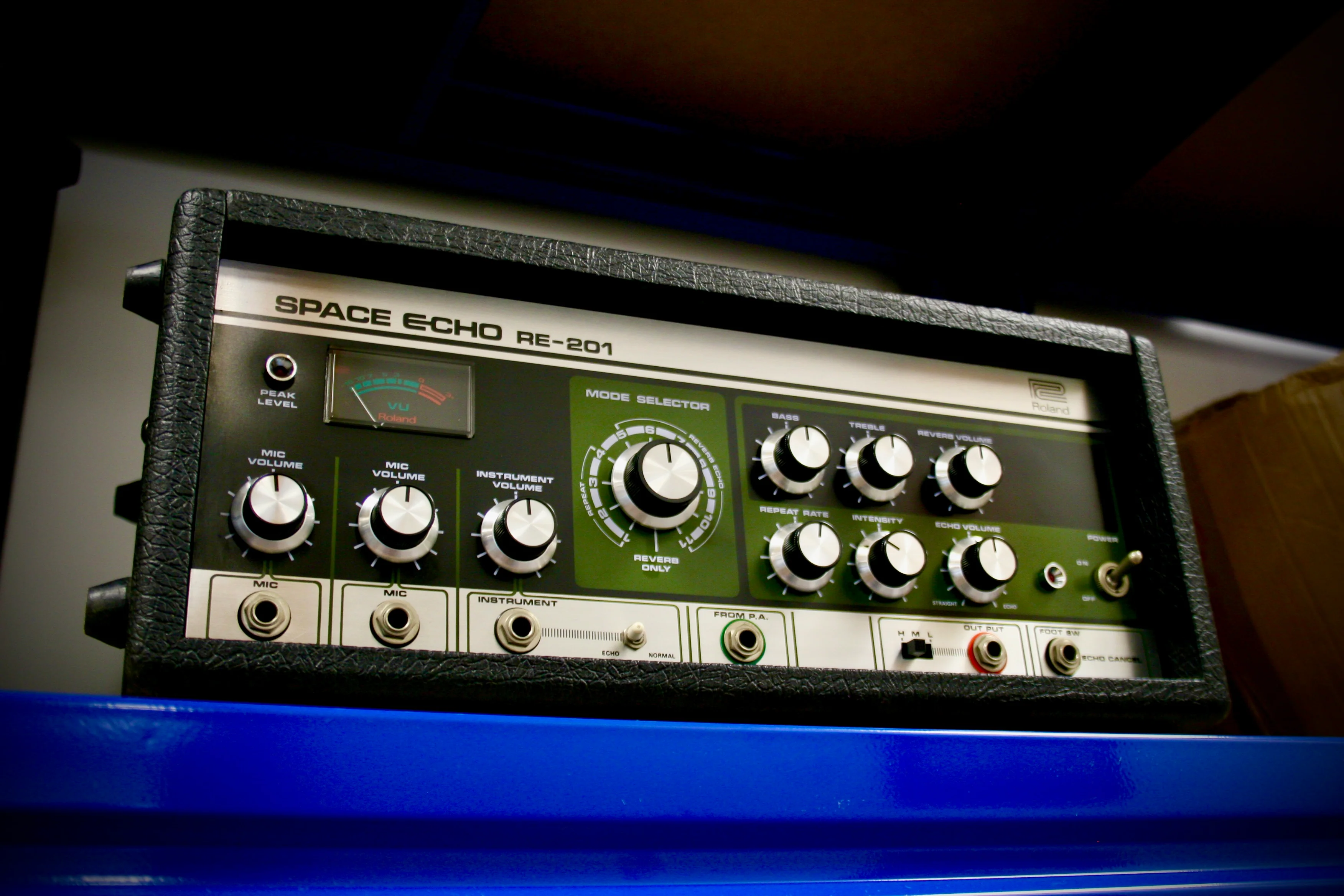 Roland RE-201 Space Echo Near Mint Zero Head Gain - Image 2