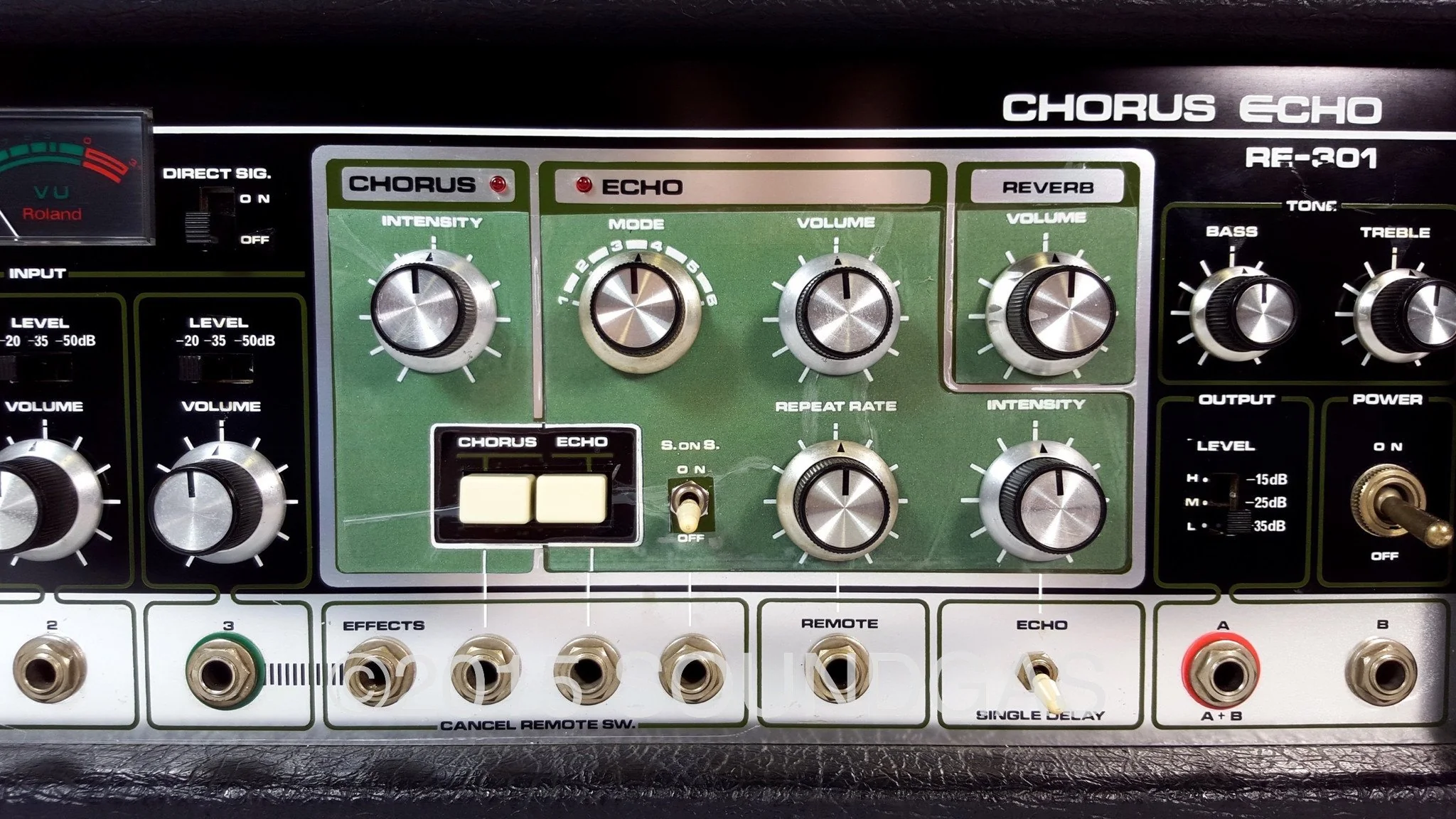 ROLAND RE-301 CHORUS ECHO 240v - Image 5