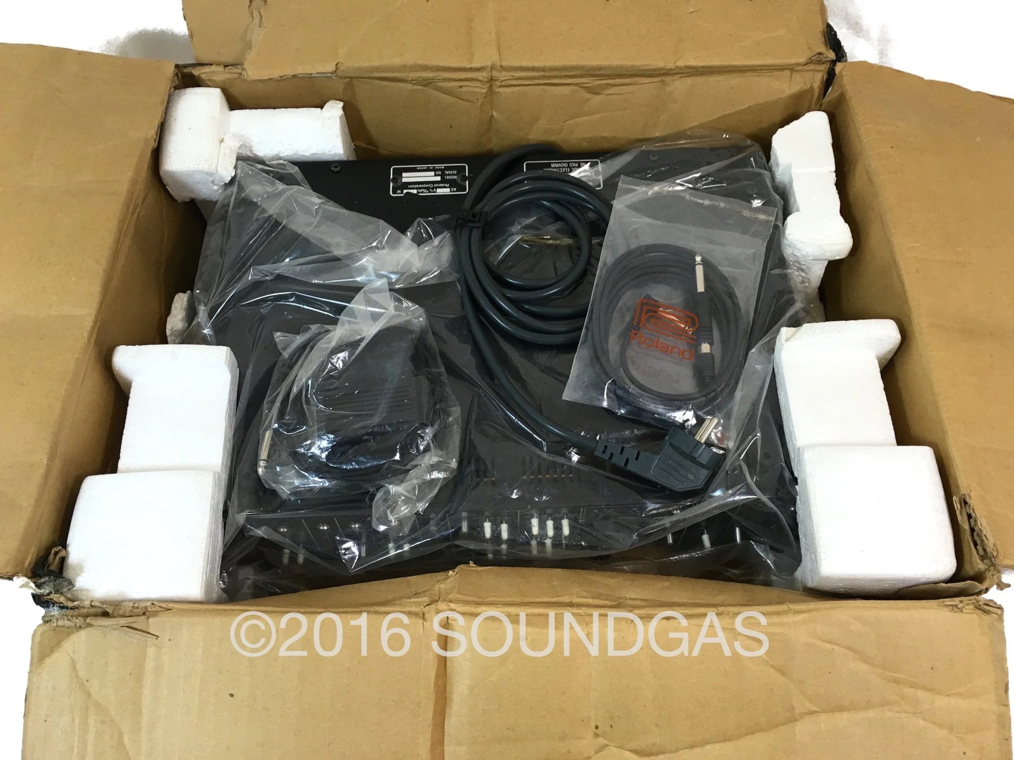 Roland SPV-355 P/V Synth - Boxed - Image 10