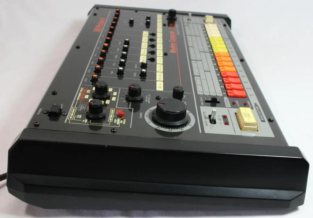 ROLAND TR-808 - Image 7