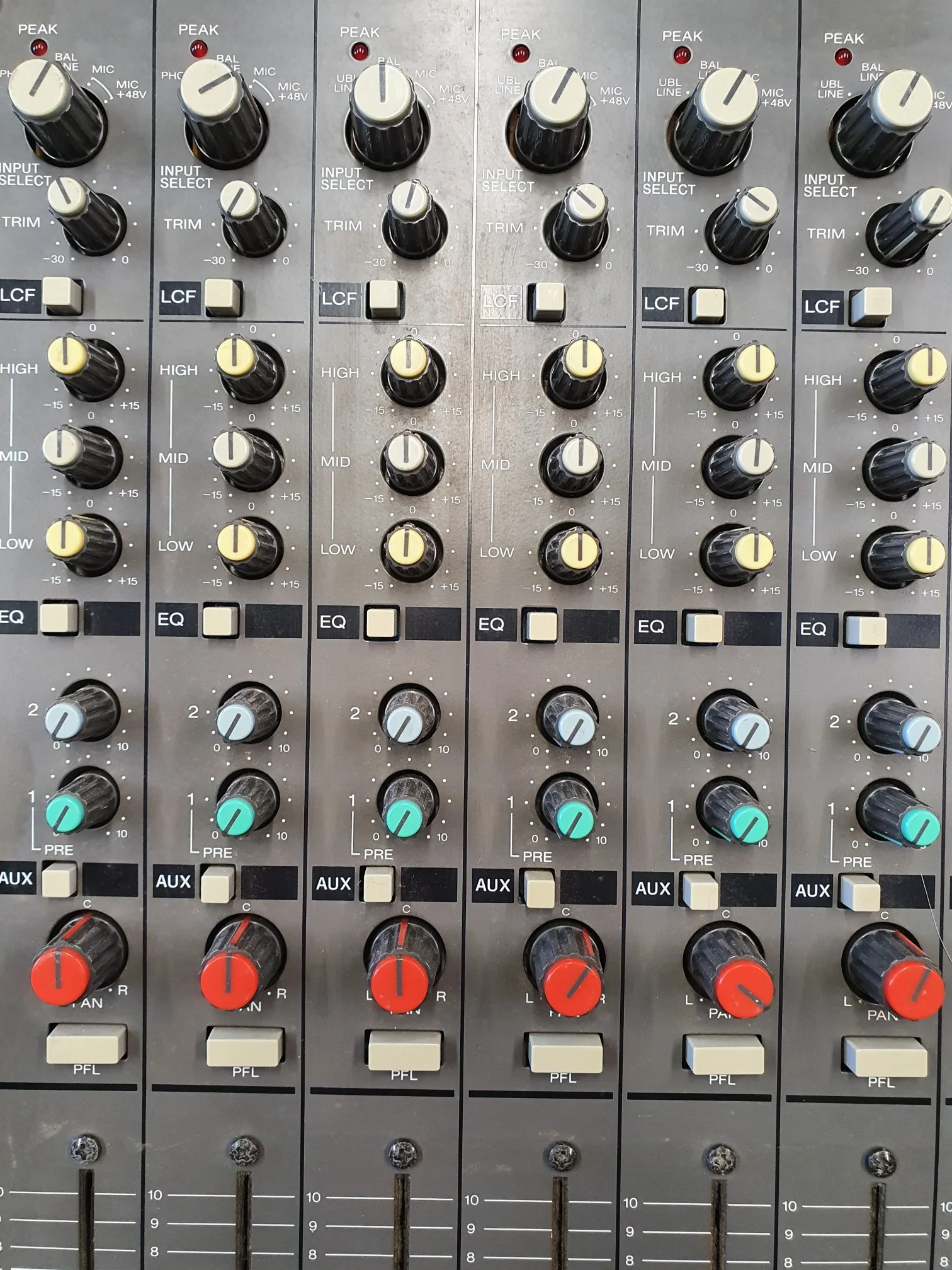 Sony MXP-290 8ch Broadcast Mixer - Image 3