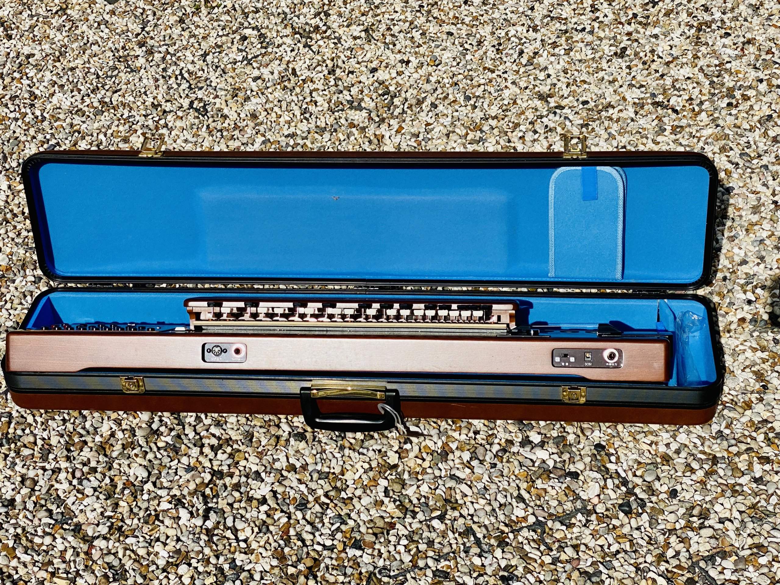 Suzuki TES-101 Waraku Koto Synth (Nr Mint) - Image 7