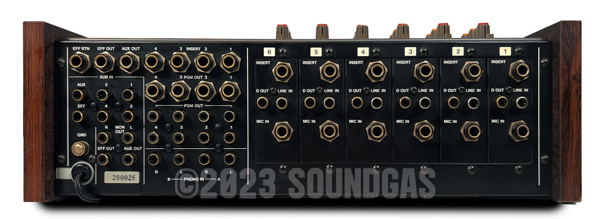 Tascam M-106 Mixer - Image 5