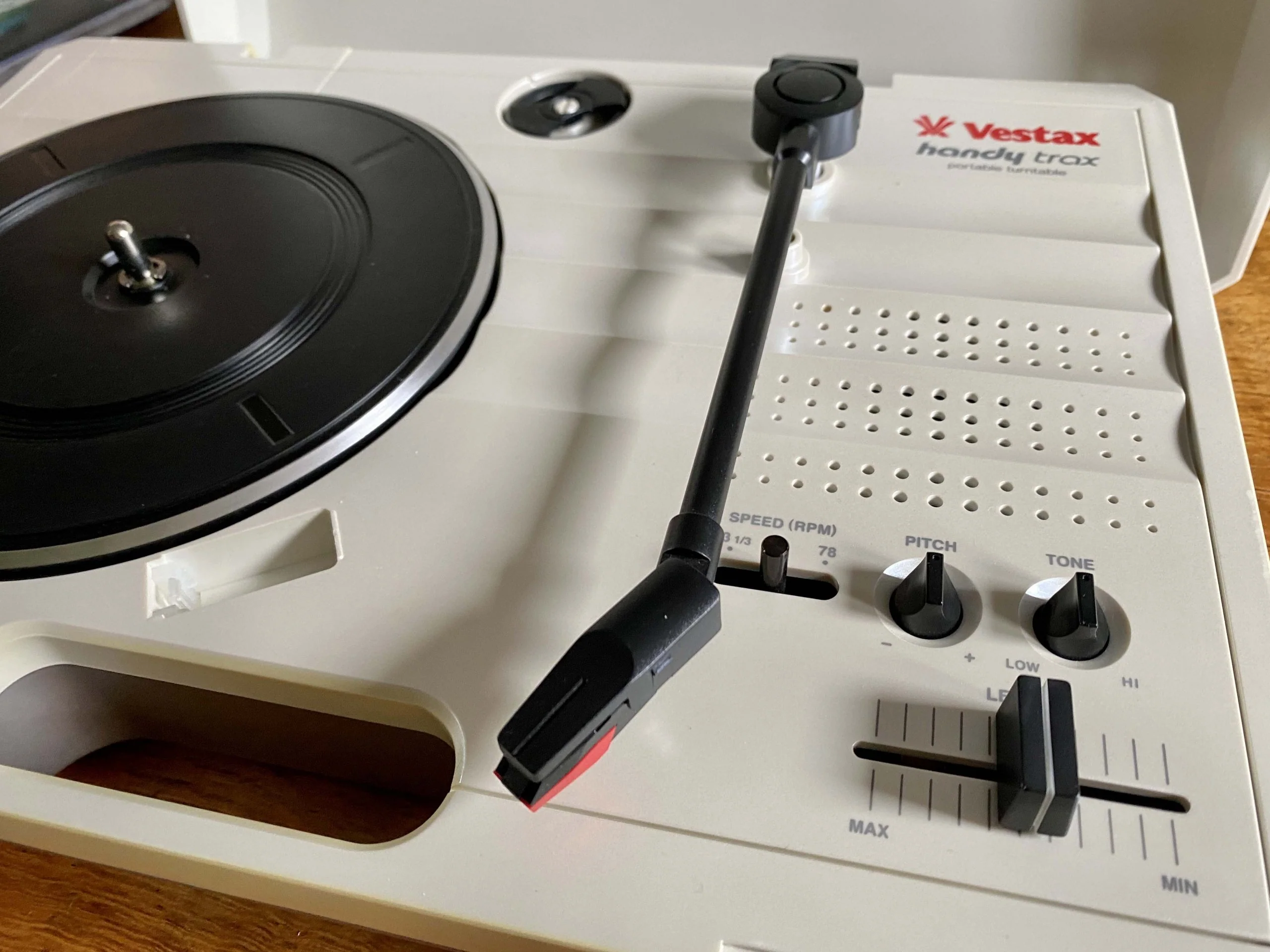 Toy Store: Vestax Handy Trax Portable Turntable - Image 2