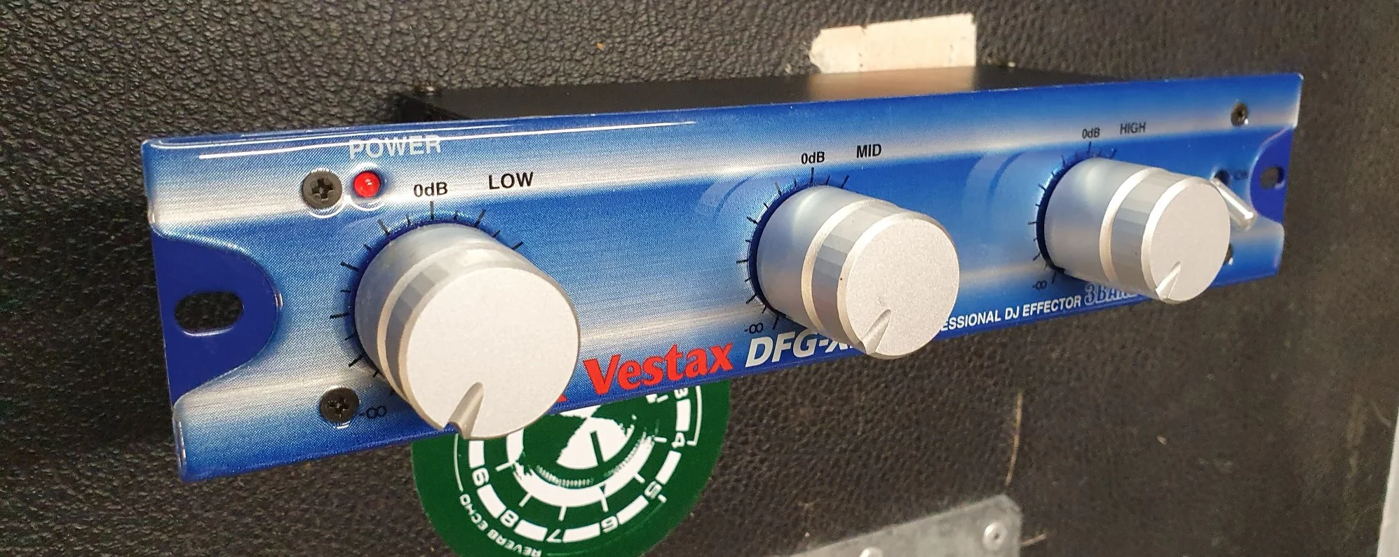 Vestax DFG-X2 3 Band Isolator / Phono Preamp - Image 3