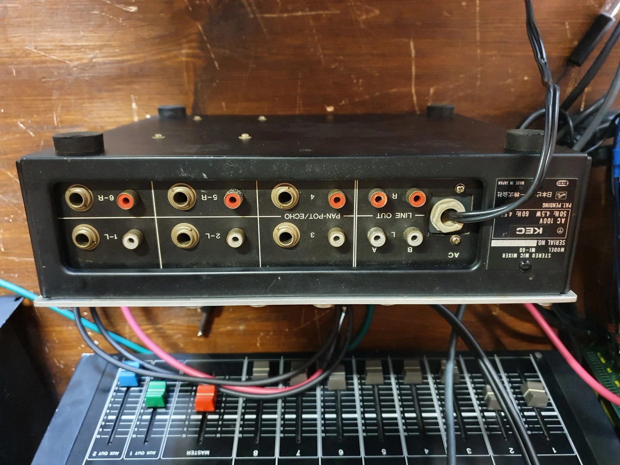 Victor MI-60 Stereo 6-Channel Mic Mixer - Image 4